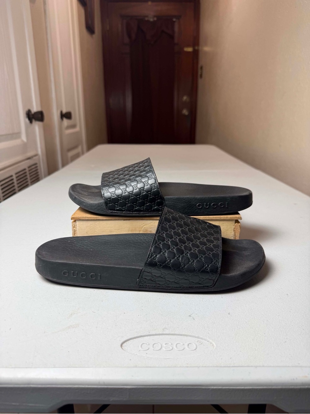 GUCCI Microguccissima Benassi Shower Sandals Black Sz 9